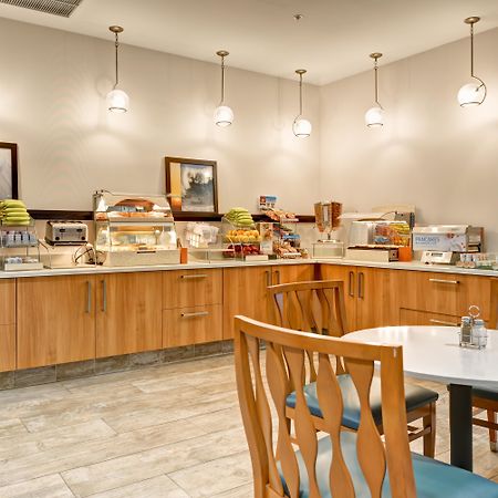 Holiday Inn Express Newport Beach By Ihg Exterior foto