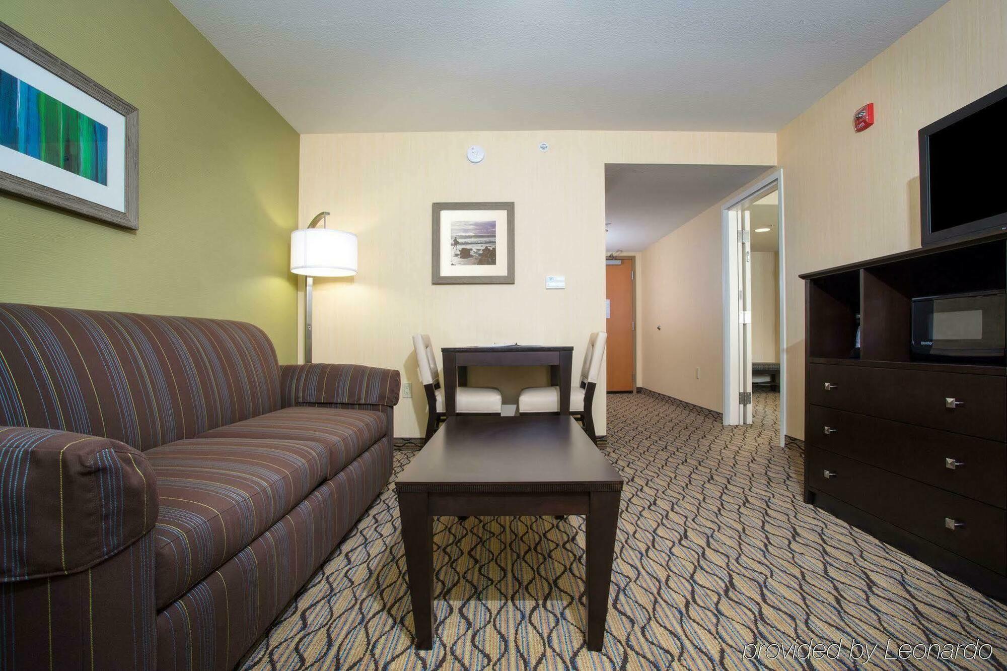 Holiday Inn Express Newport Beach By Ihg Exterior foto